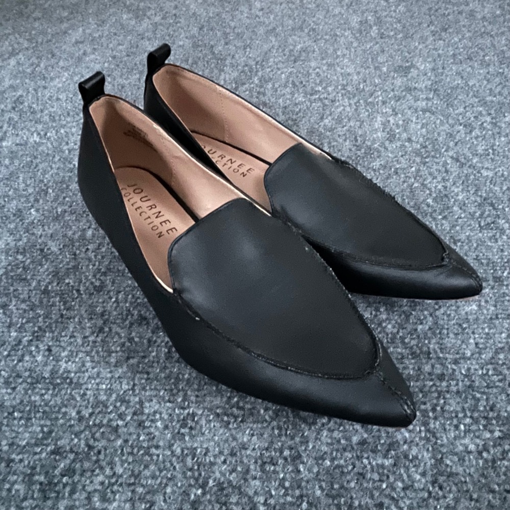 Journee Collection Womens Black Pointed Toe Loafers Wood Round Heel Size 7